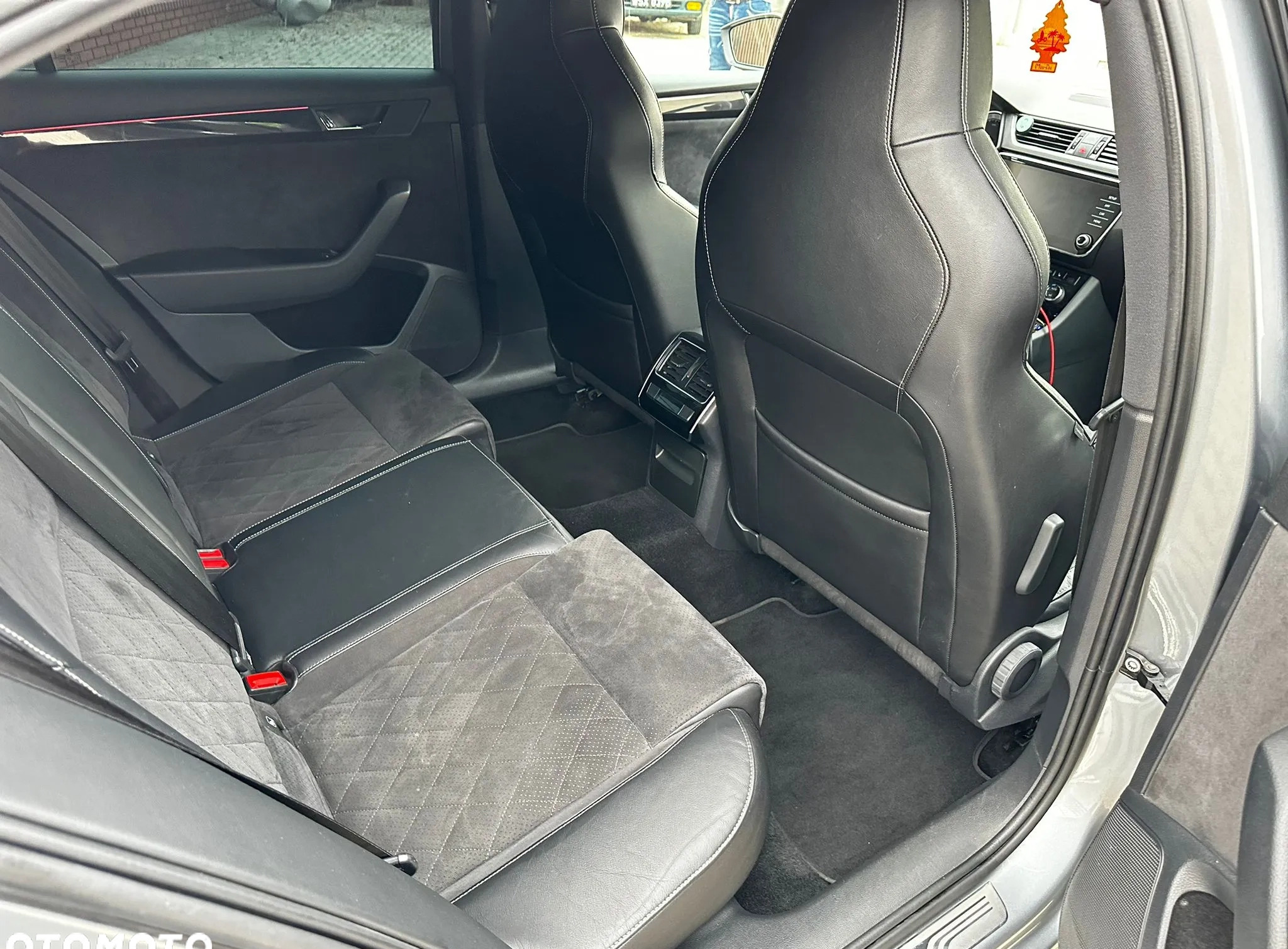 Skoda Superb cena 98398 przebieg: 181000, rok produkcji 2018 z Warszawa małe 92